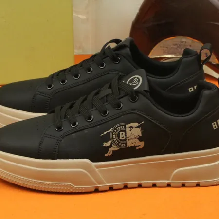 バーバリー ス カジュアルシューズ