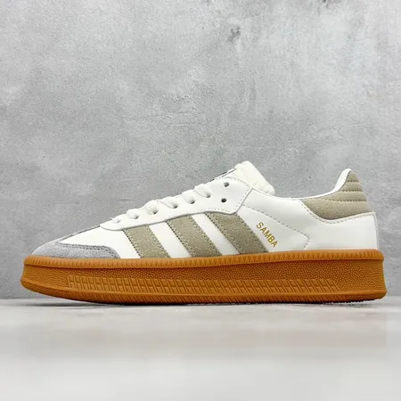 アディダス カジュアルシューズ