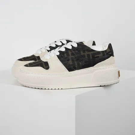 フェンディ カジュアルシューズ