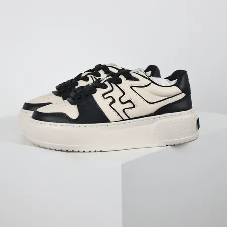 フェンディ カジュアルシューズ