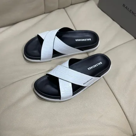 バレンシアガ スリッパ