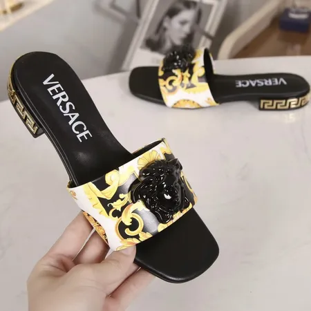 ヴェルサーチ スリッパ