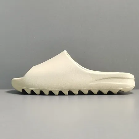 アディダス スリッパ