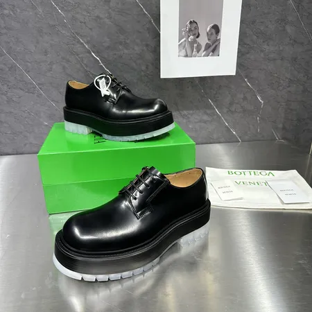 ボッテガ ヴェネタ ビジネスシューズ
