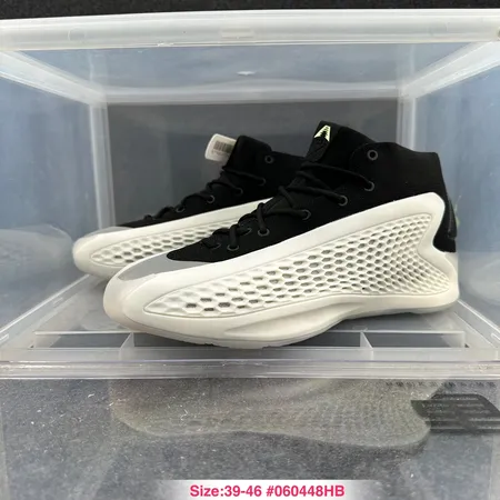 アディダス スニーカー