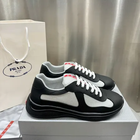 プラダ スニーカー