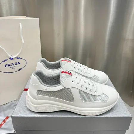 プラダ スニーカー
