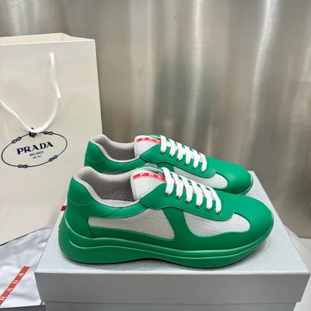 プラダ スニーカー