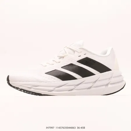 アディダス スニーカー