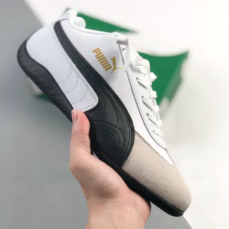 プーマ スニーカー