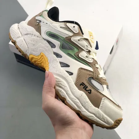 フィラ スニーカー