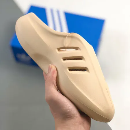 アディダス スリッパ