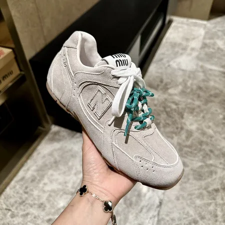 ミュウミュウ スニーカー