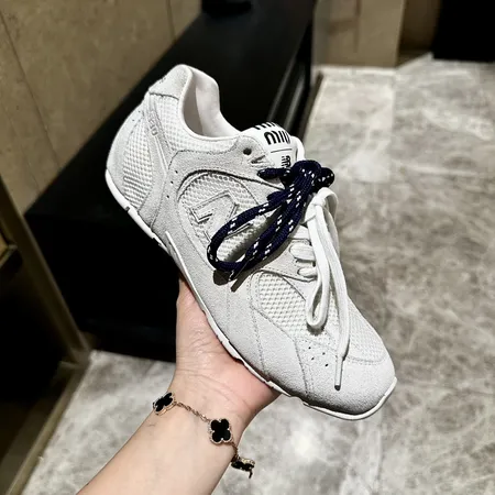 ミュウミュウ スニーカー