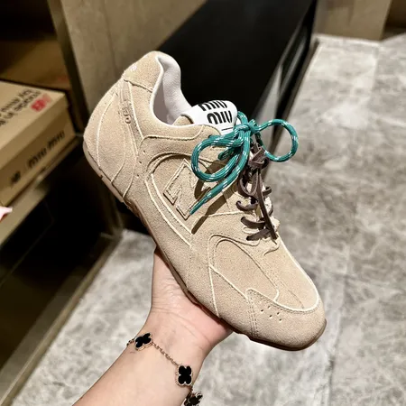 ミュウミュウ スニーカー