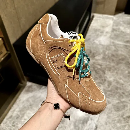 ミュウミュウ スニーカー