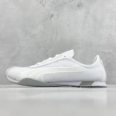 プーマ スニーカー