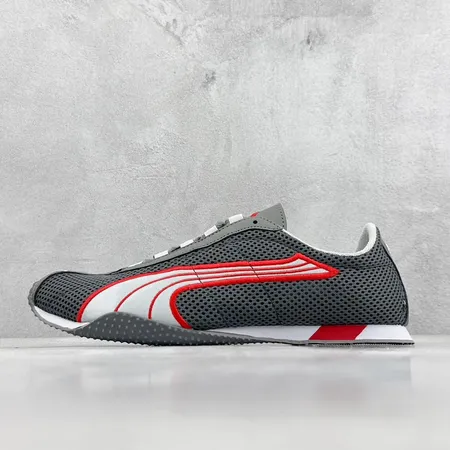 プーマ スニーカー