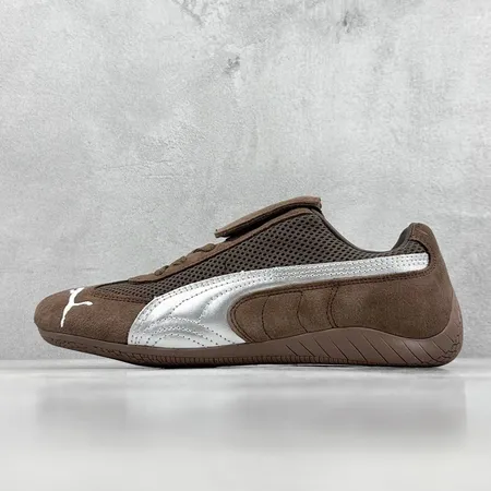 プーマ スニーカー