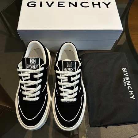 ジバンシィ カジュアルシューズ