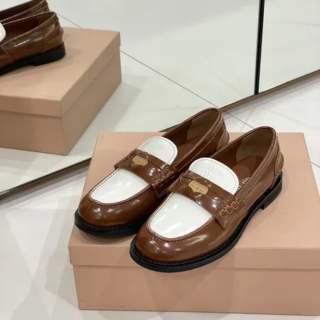 ミュウミュウ カジュアルシューズ