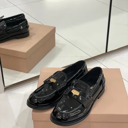 ミュウミュウ カジュアルシューズ