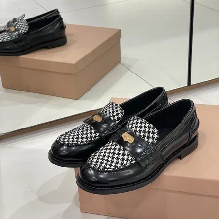 ミュウミュウ カジュアルシューズ