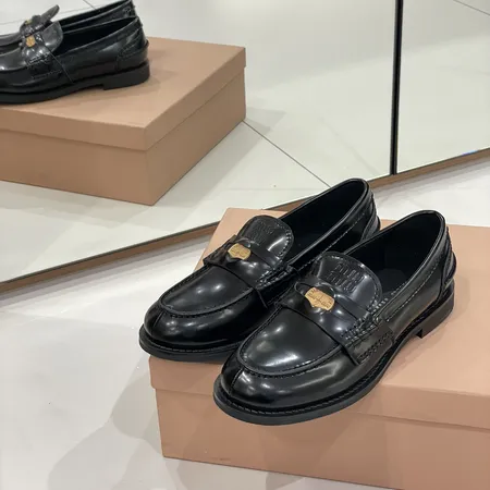 ミュウミュウ カジュアルシューズ