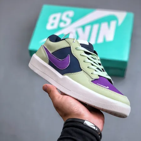 ナイキ カジュアルシューズ