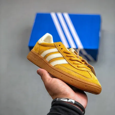 アディダス カジュアルシューズ