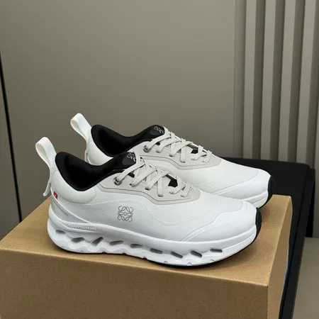 ロエベ スニーカー