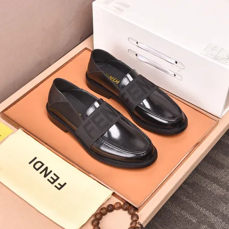 フェンディ ビジネスシューズ