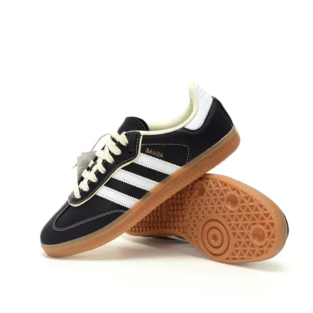 アディダス カジュアルシューズ