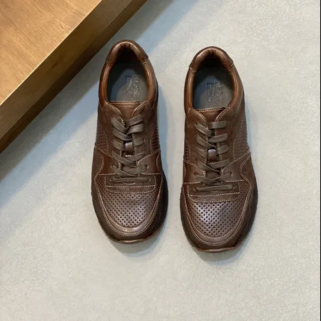 フェラガモ スニーカー