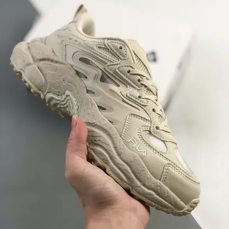 フィラ スニーカー