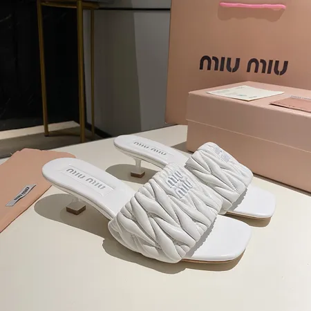 ミュウミュウ サンダル