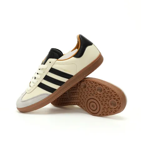 アディダス カジュアルシューズ