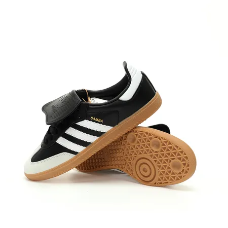 アディダス カジュアルシューズ