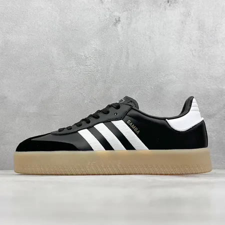 アディダス カジュアルシューズ