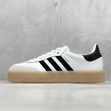 アディダス カジュアルシューズ