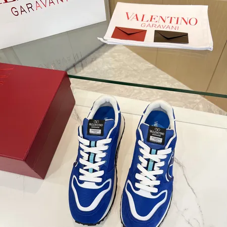 ヴァレンティノ カジュアルシューズ