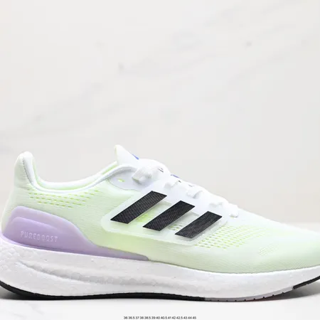 アディダス スニーカー