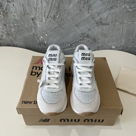 ミュウミュウ スニーカー