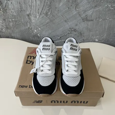 ミュウミュウ スニーカー