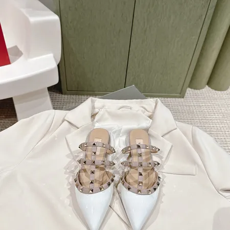 ヴァレンティノ スリッパ