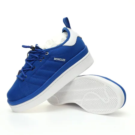 アディダス カジュアルシューズ