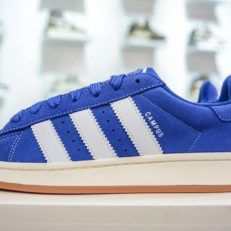 アディダス カジュアルシューズ