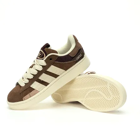 アディダス カジュアルシューズ