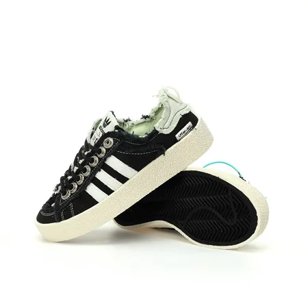 アディダス カジュアルシューズ