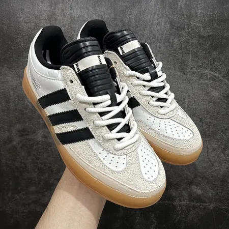 アディダス カジュアルシューズ